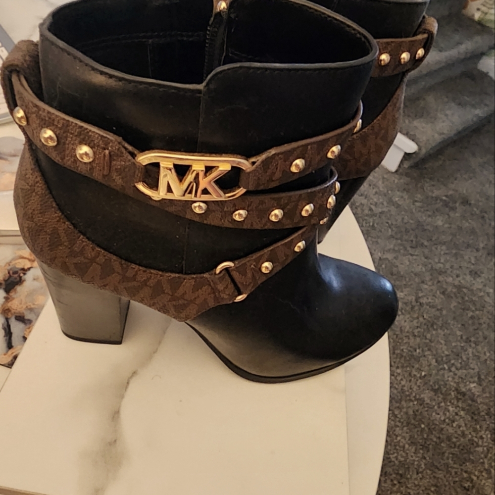 Michael Kors ankle boots. Black/brown leather. Size 7. 3.5" Heels. Like new.